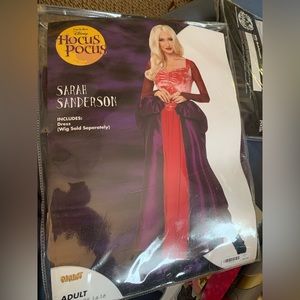 Sarah Sanderson Halloween costume